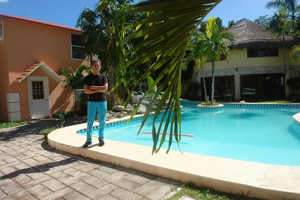 Residencia Los Encantos Cancun 2*,