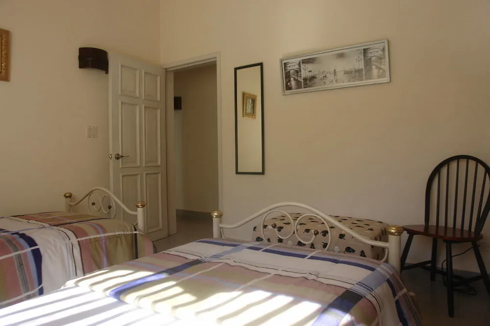 Residencia Los Encantos Cancun 2*,