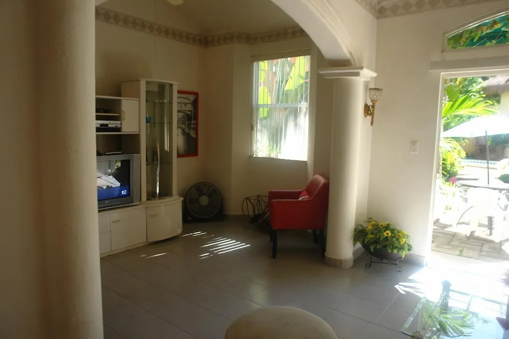 Residencia Los Encantos Cancún Pensión