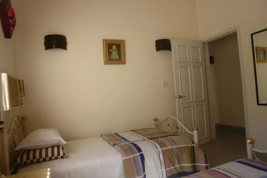 Residencia Los Encantos Cancún 2*,