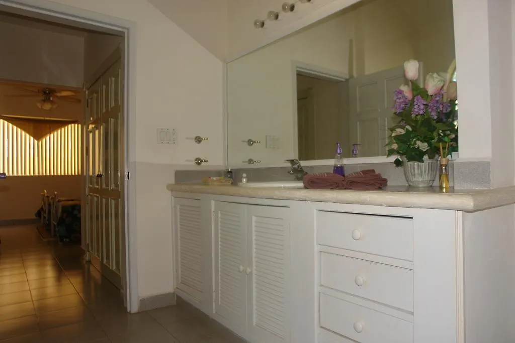 Residencia Los Encantos Cancún 2*,