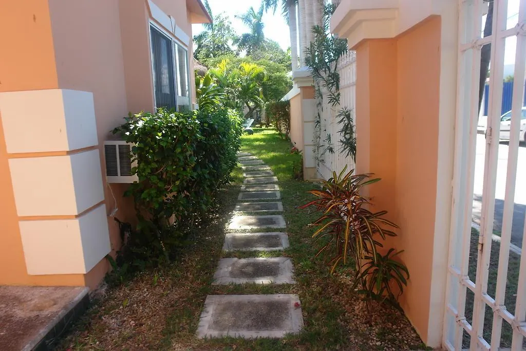 Residencia Los Encantos Cancun Mexico